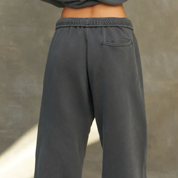 Brand New- JOAH BROWN Oversized Straight Leg Jogger in Washed Black Terry 🩶✨ - Picture 9 of 14